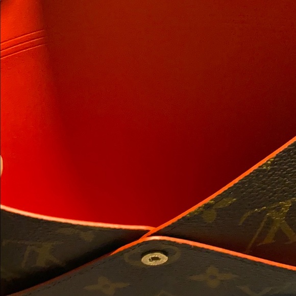 Brand new Louis Vuitton wallet pochette - Picture 3 of 6